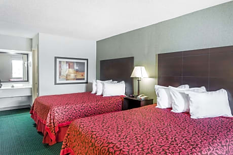 2 Queen Beds Non-Smoking