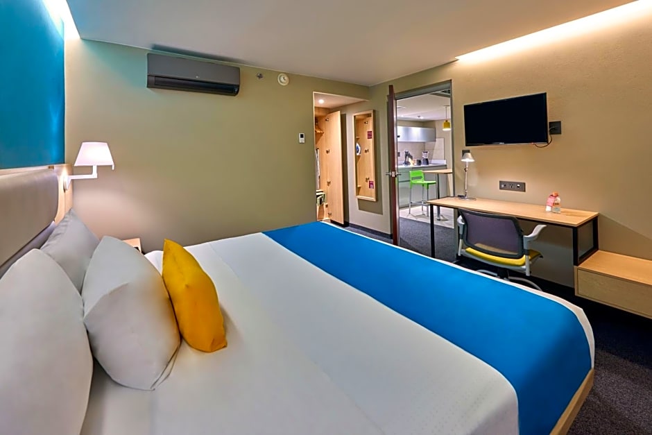 City Express Suites by Marriott Toluca