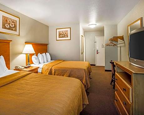 Queen Room with Two Queen Beds - Non-Smoking