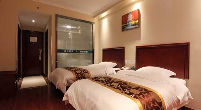 GreenTree Inn Zhenjiang Jurong Yalong Business Hotel