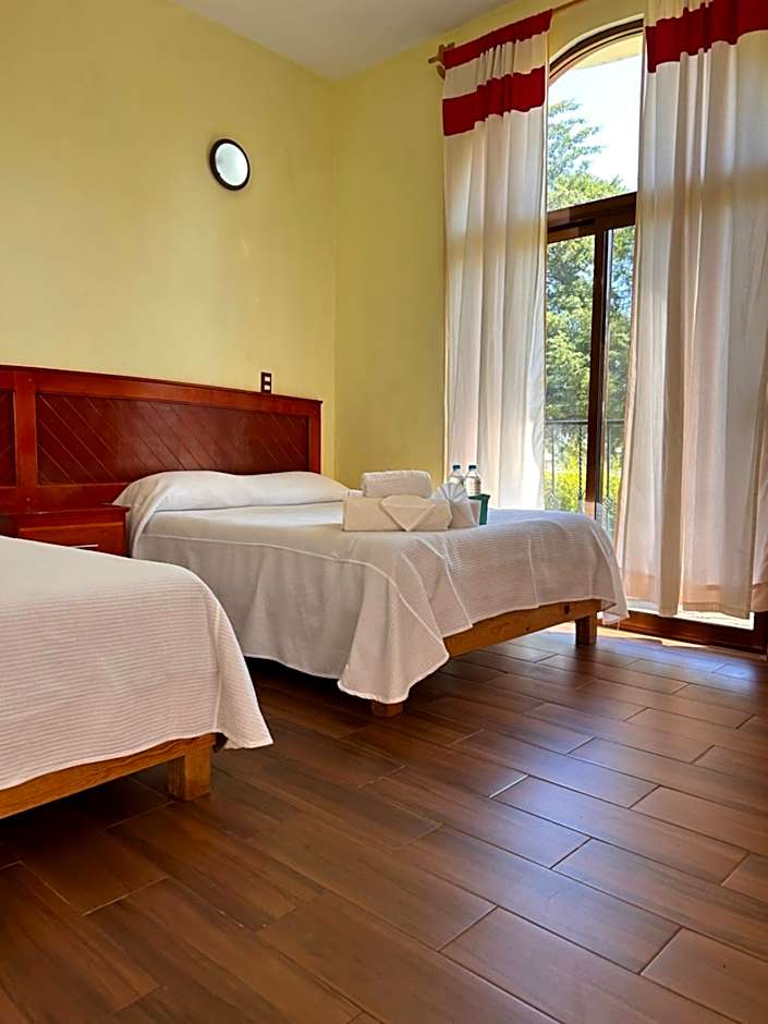 HOTEL RESTAURANT LOS PRISMAS