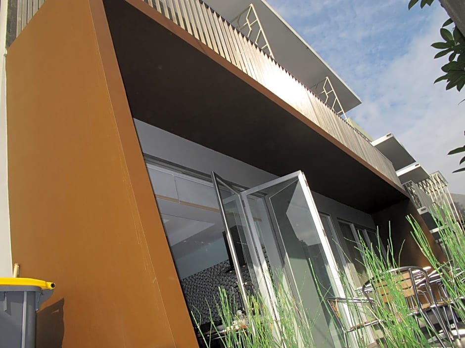 Sampit Residence Managed By Flat06