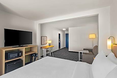 King Room with Sofa Bed - Non-Smoking