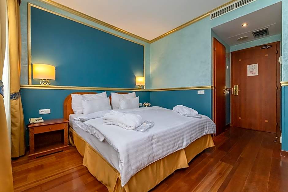 Hotel Kinsky Fountain