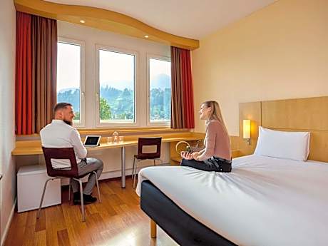 Standard Double Room with Mountain View