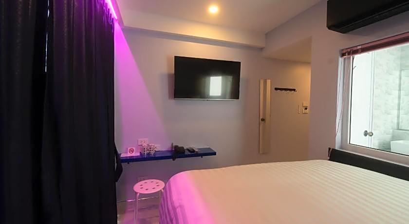 Spark Hotel - MRT Queen Sirikit