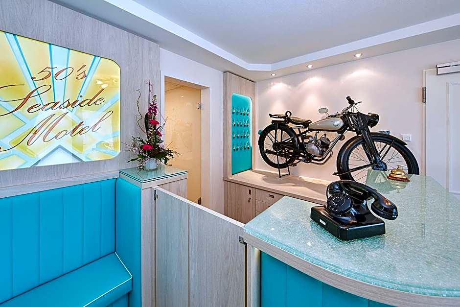 Bernstein Hotel "50`s Seaside Motel"