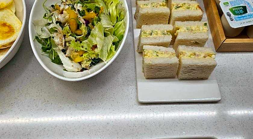 February Hotel SeongSeo