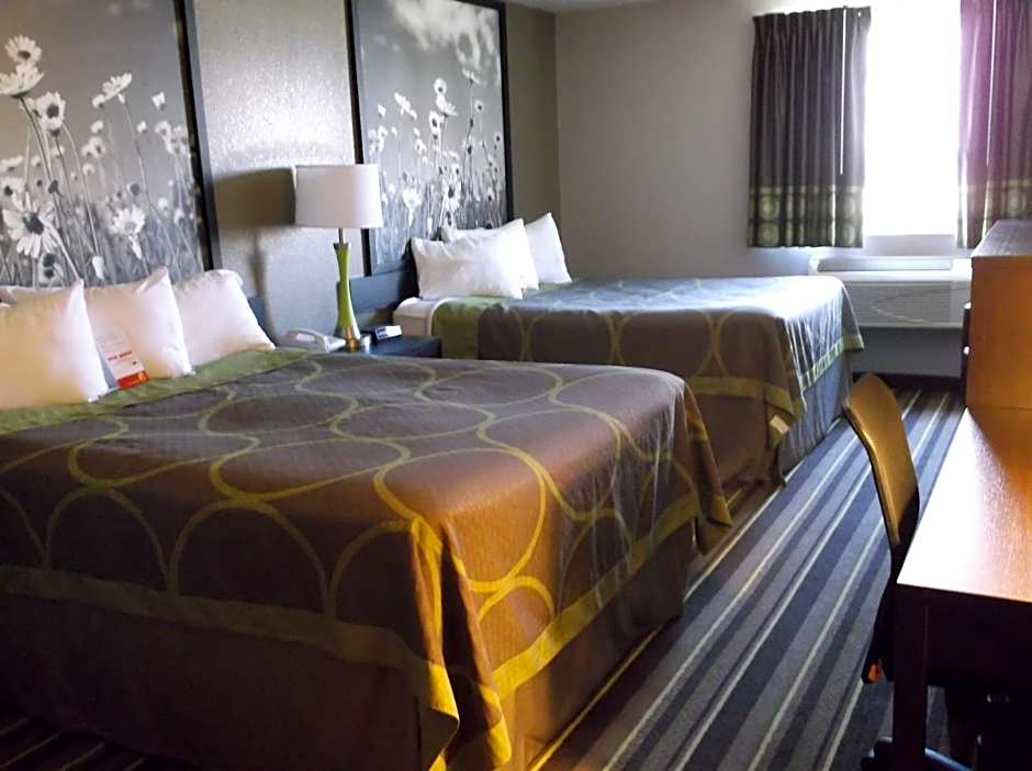 Super 8 by Wyndham Brookings