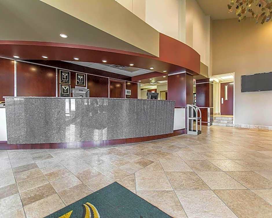 Quality Inn & Suites Bay Front