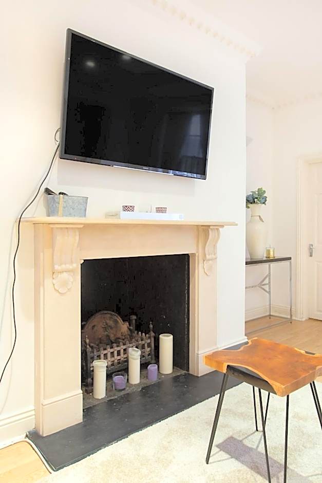 Spacious 1 bed Sloane Square