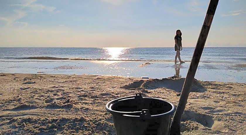 La Playa Pool Villa Beach Front Cha-am Huahin