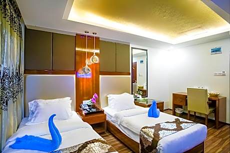 Executive Twin Room with Breakfast