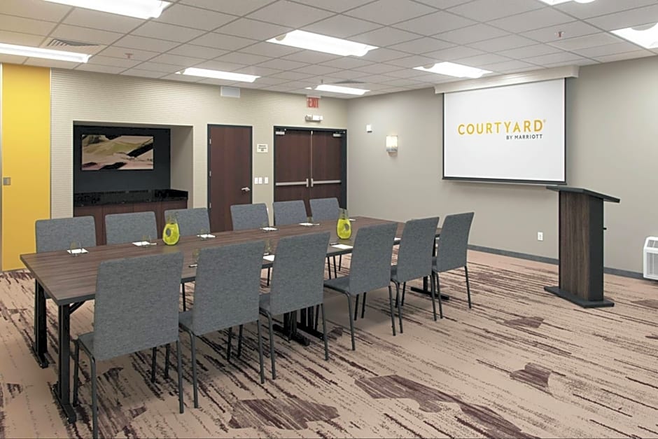 Courtyard by Marriott Atlanta Executive Park/Emory