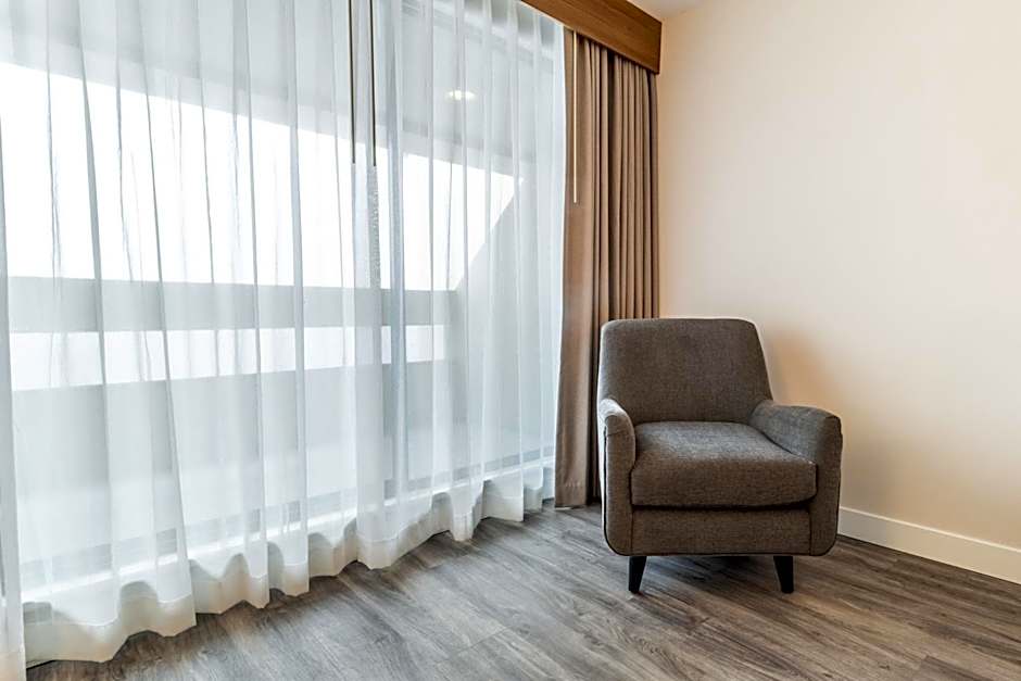 Atrium Hotel Vancouver