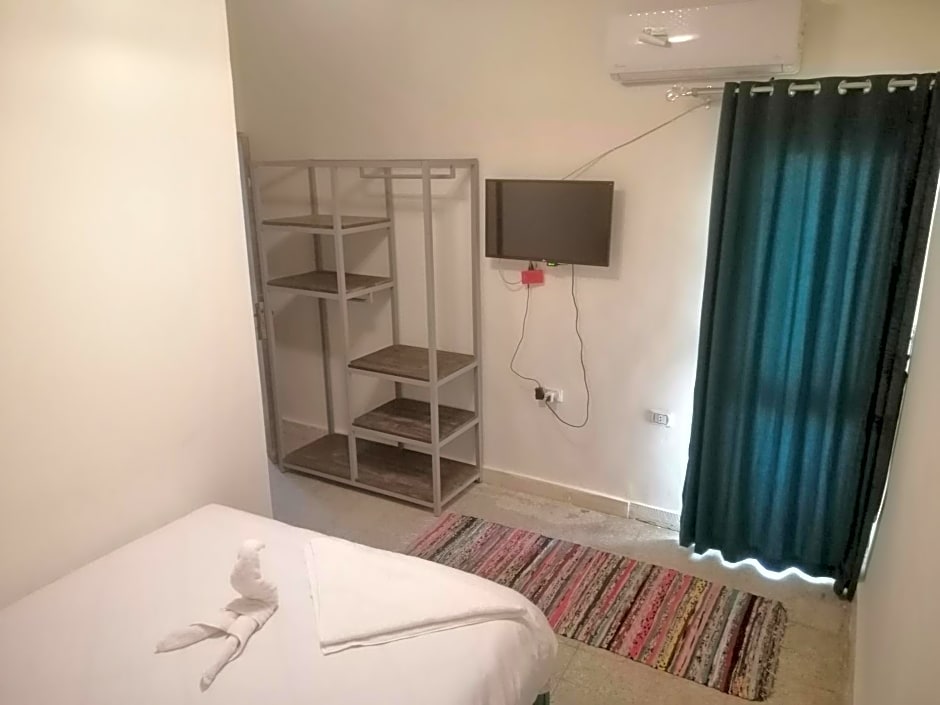 Anubis kingdom Pyramids View