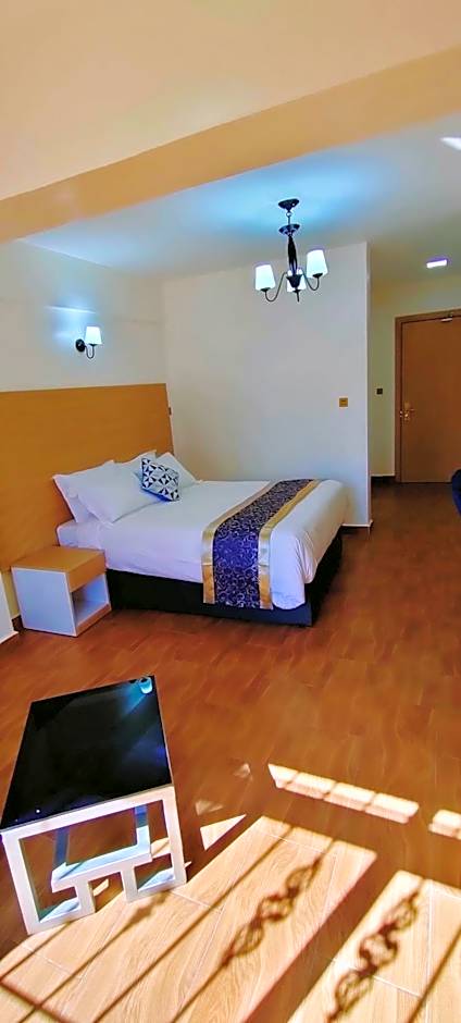 Hays Suites Hotel