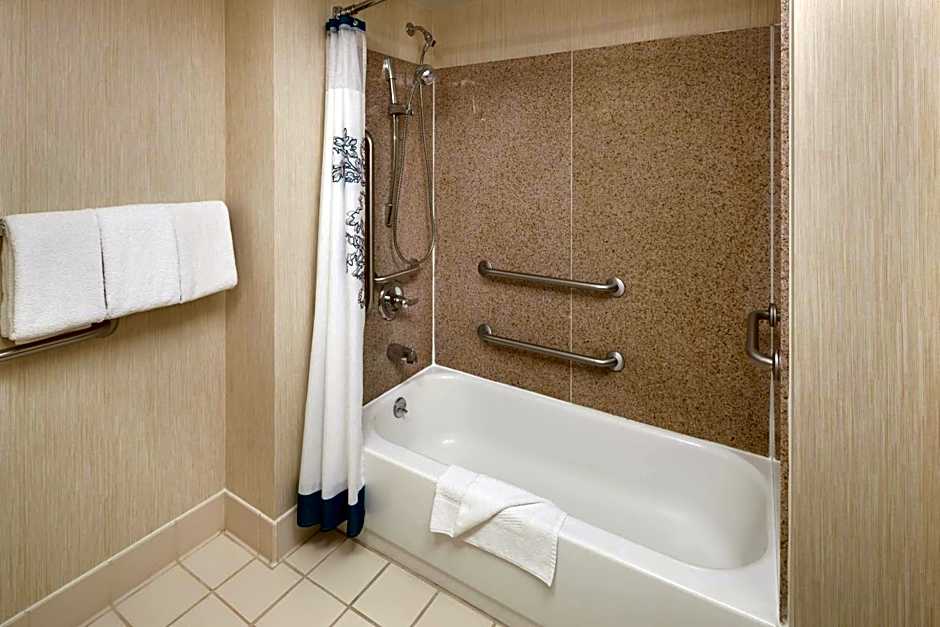 Residence Inn by Marriott Kansas City Country Club Plaza