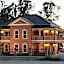 Carlyle Suites & Apartments