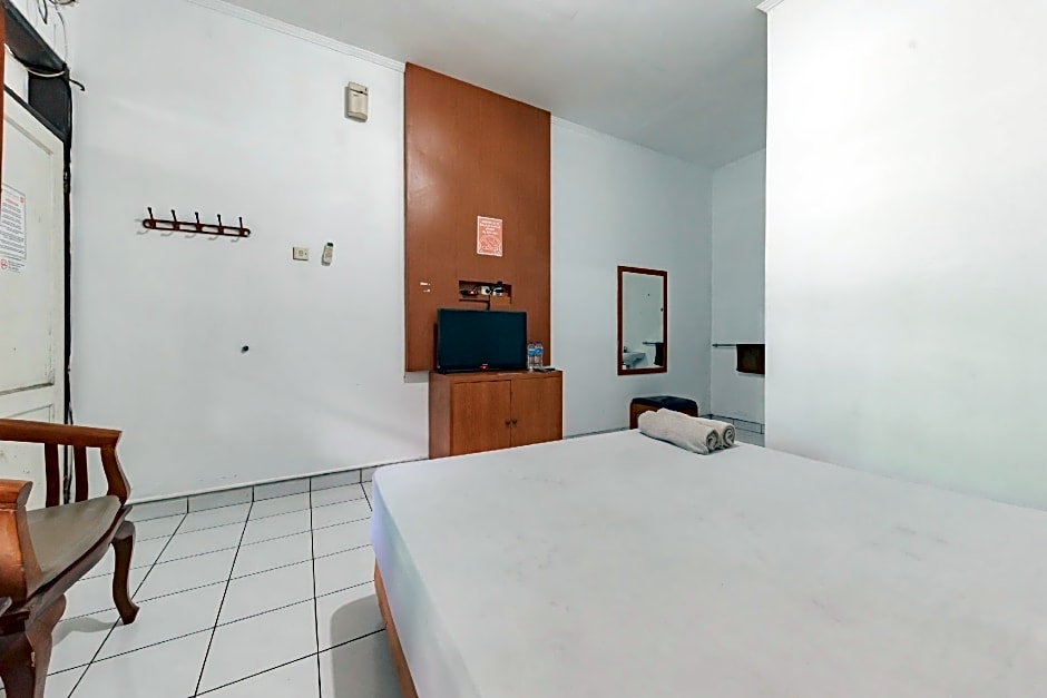 RedDoorz @ Hotel Pondok Kurnia near Buah Batu Bandung