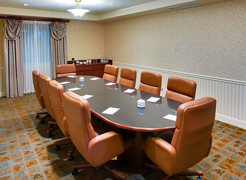 Hawthorn Extended Stay by Wyndham Naples