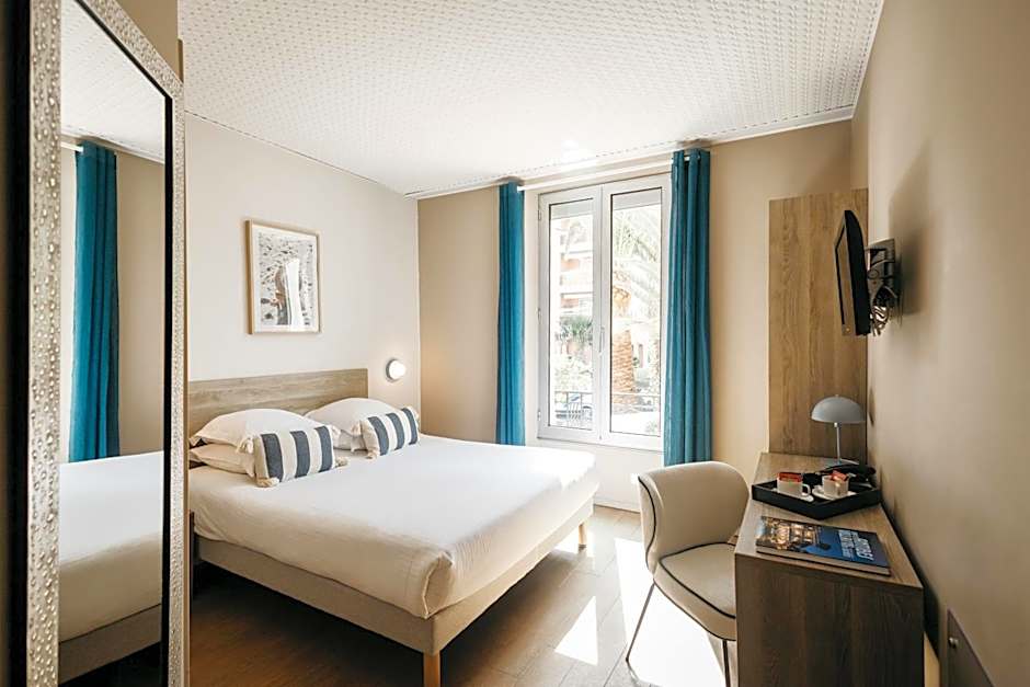 Hôtel Le Petit Castel