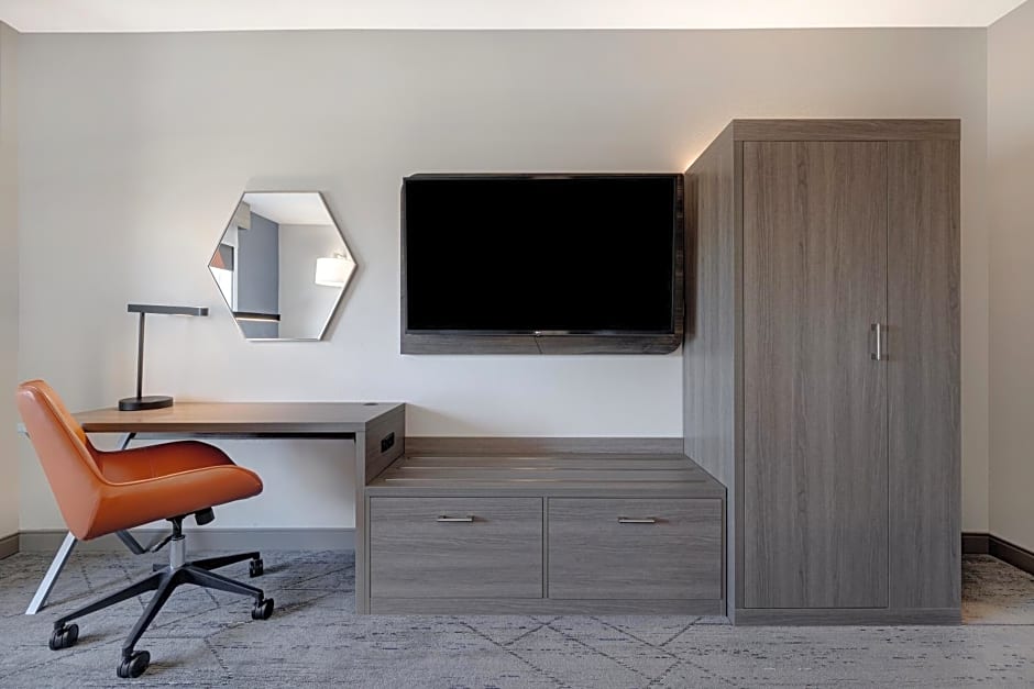 Holiday Inn Express & Suites Chino Hills, an IHG Hotel