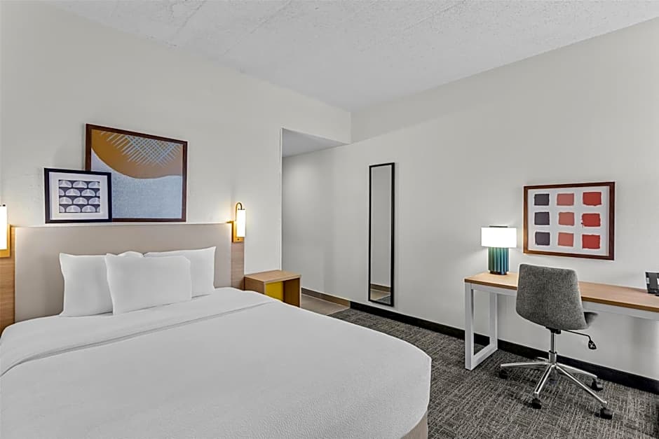 Spark by Hilton Des Plaines Chicago O'Hare