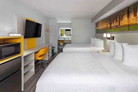 Queen Room with Two Queen Beds - Non-Smoking
