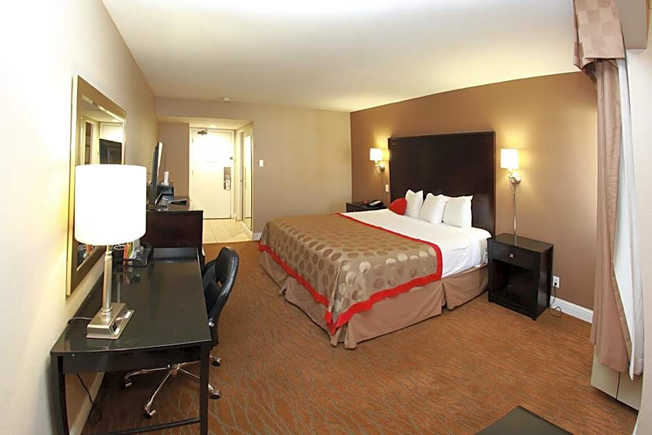 Ramada by Wyndham Fresno North