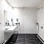 Best Western Premier Royal Blue - Adult only