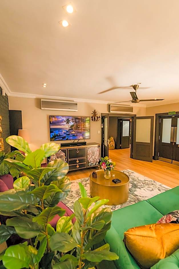 SW1 Lodge