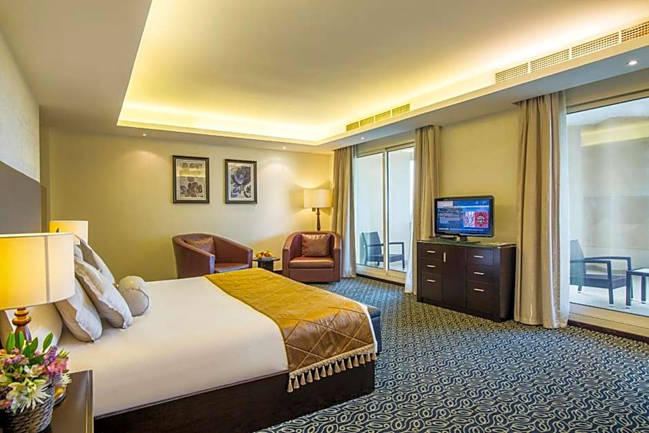 Photo 1 of 5 of Executive Suite