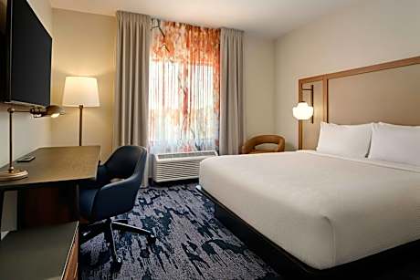 1 King Bed, Hearing Accessible, Mobility Accessible with Roll-In Shower