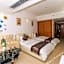 Yulou Jindian Apartment (Guangzhou Folk Finance Haizhu Square Subway Station Branch)