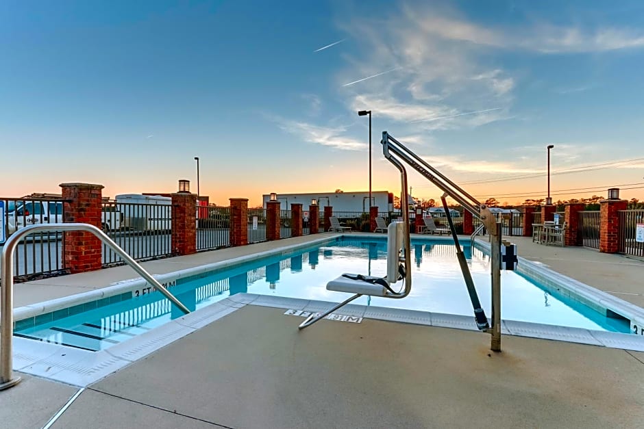 Hampton Inn and Suites Swansboro Near Camp Lejeune
