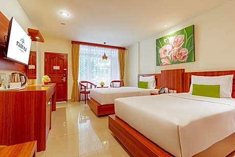 Deluxe Pool Access Room