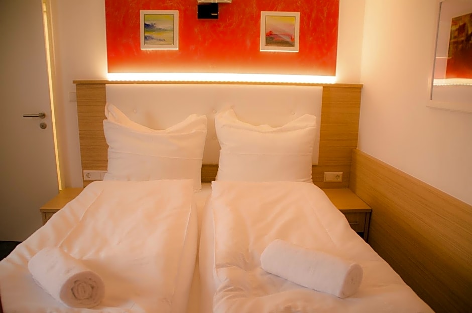 Alpha & Omega Hotel