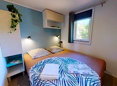 Mobile Home Provence – 6 personnes, 3 chambres, climatisation, Tv, lave-vaisselle, terrasse couverte