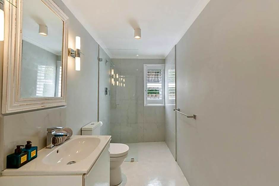 Sublime Five Bed Property In Glorious Setting