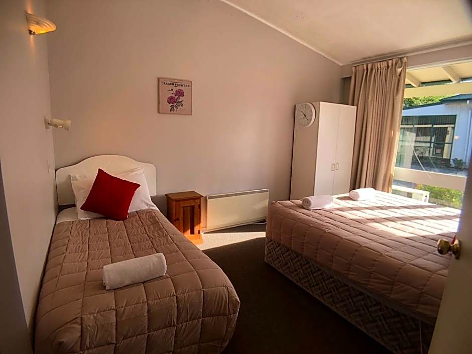 Tui Lodge Motel