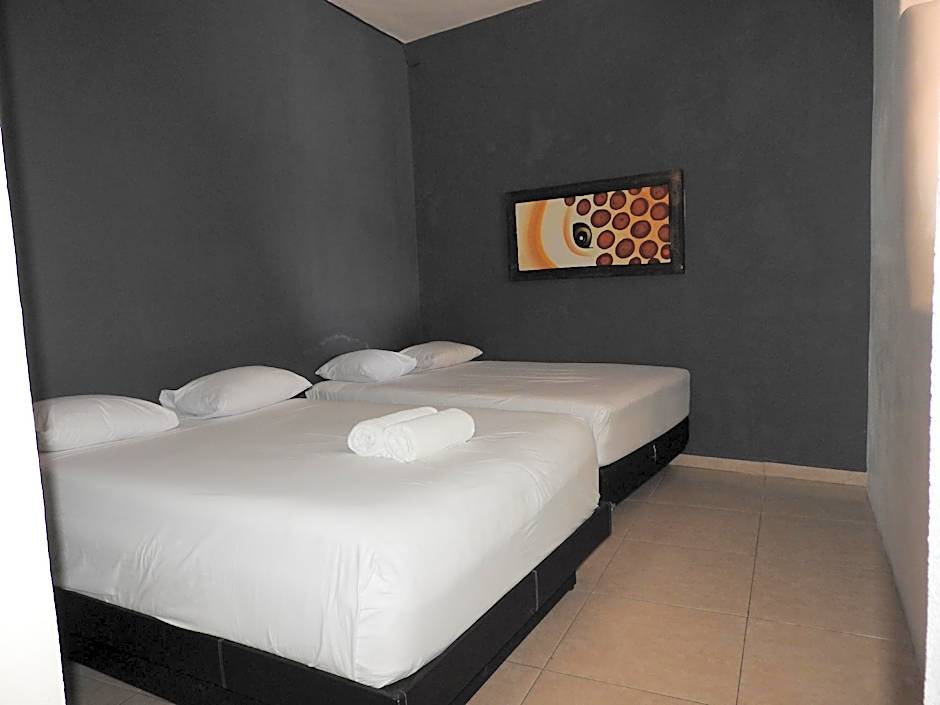 Easy Hotel