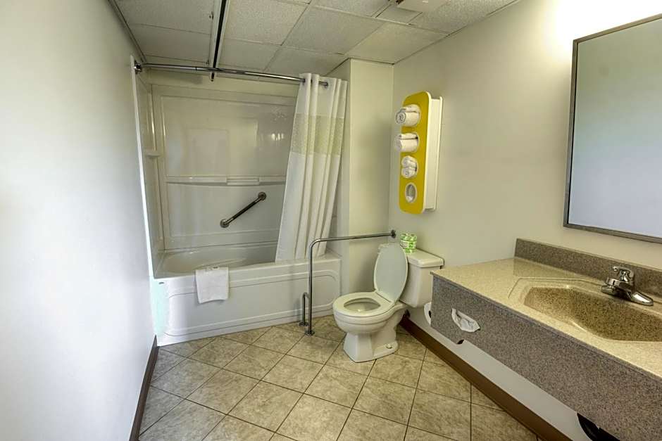 Motel 6-Lethbridge, AB