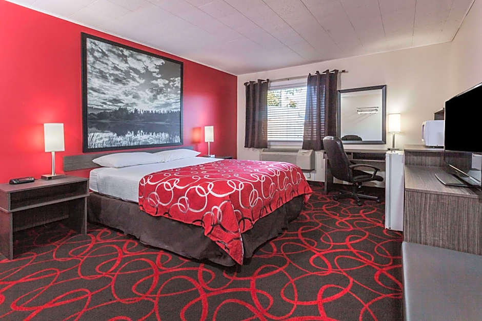 Super 8 by Wyndham Kirkland Lake