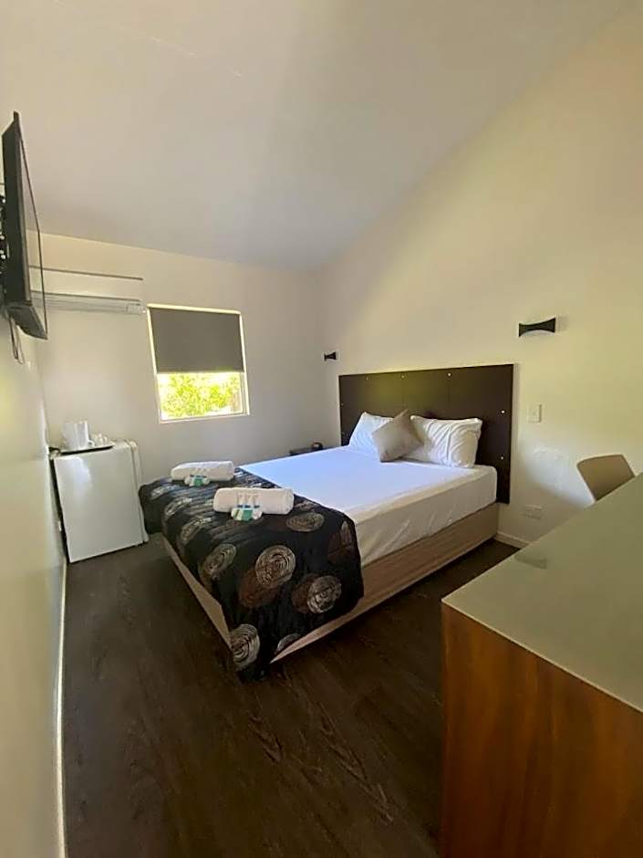 Coal n Cattle Hotel Motel