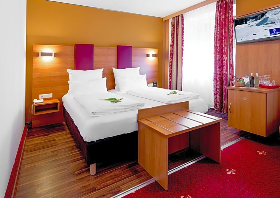 Tiptop Hotel Burgschmiet Garni