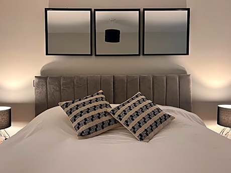 Modern Apartment - BHX NEC - Free Secure Gated Parking