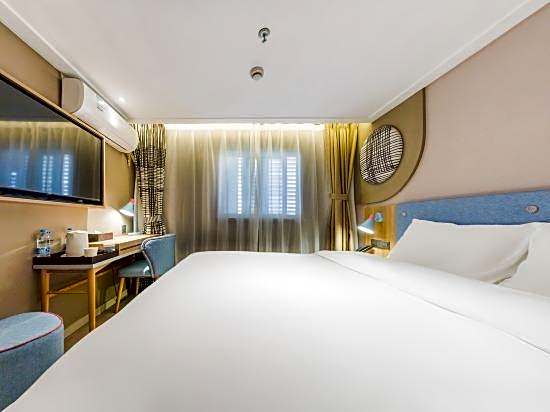 Home Inn (Guangzhou Jiefang Middle Road Gongyuanqian Metro Station)