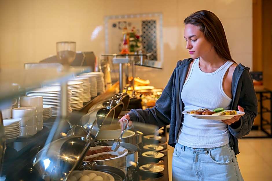 Hala Arjaan by Rotana Hotel