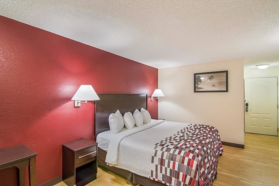 Red Roof Inn & Suites Pensacola East - Milton